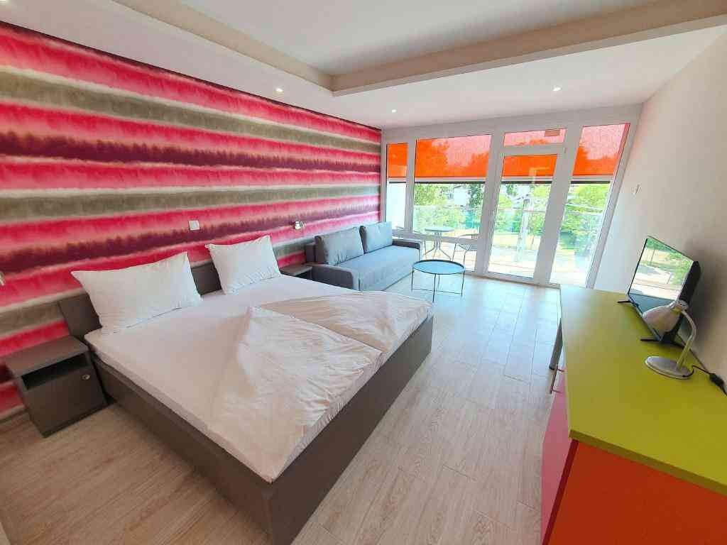 SUPERIOR 4 PERSONEN ZIMMER MIT GARTEN, BLICK AUF DIE&hellip;