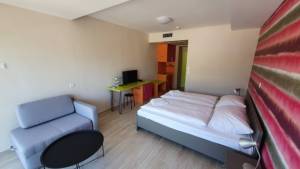 siofok-hotel-balaton-4_3_FOS_MEDENCE_original